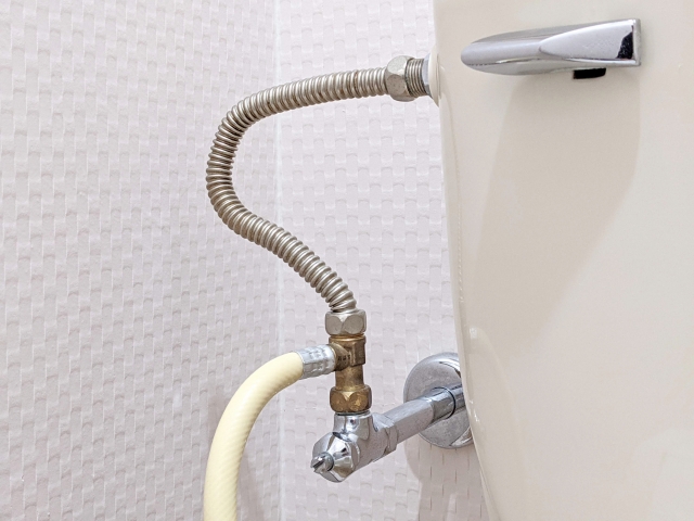 トイレの止水栓の画像