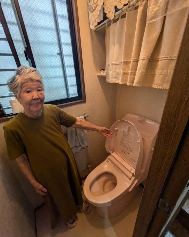 高槻市城内町にてトイレボールタップの水漏れを修理しました。
水道トラブルでお困りの方は近畿水道サポートセンターまでお問い合わせ下さい。
運営　株式会社アイスイ
電話番号　0120194887
#水漏れ #水漏れ修理 #水道トラブル #水道修理 #水道修理業者 #トイレ水漏れ #トイレ水漏れ修理 #トイレつまり #トイレつまり修理 #大阪水道屋 #関西水道屋　#水道屋さん #いいね返し #いいね返します #フォロバ #フォローバックします　#ボールタップ交換 #トイレ修理業者 #高槻市水漏れ #高槻市水道屋