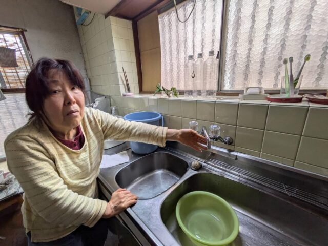 吹田市佐竹台にて台所蛇口の水漏れを修理しました。
水道トラブルでお困りの方は近畿水道サポートセンターまでお問い合わせ下さい。
運営　株式会社アイスイ
電話番号　0120194887
#水漏れ #水漏れ修理 #水道トラブル #水道修理 #水道修理業者 #トイレ水漏れ #トイレ水漏れ修理 #トイレつまり #トイレつまり修理 #大阪水道屋 #関西水道屋　#水道屋さん #いいね返し #いいね返します #フォロバ #フォローバックします#蛇口交換 #蛇口修理 #水つまり #水つまり修理 #高収入 #高収入求人 #高待遇 #働きやすい環境づくり