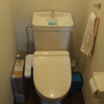 トイレのつまりを修理